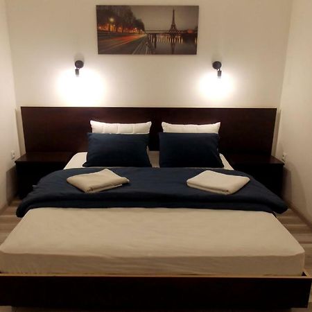 Apartment At Teodora Sqr Lviv Dış mekan fotoğraf